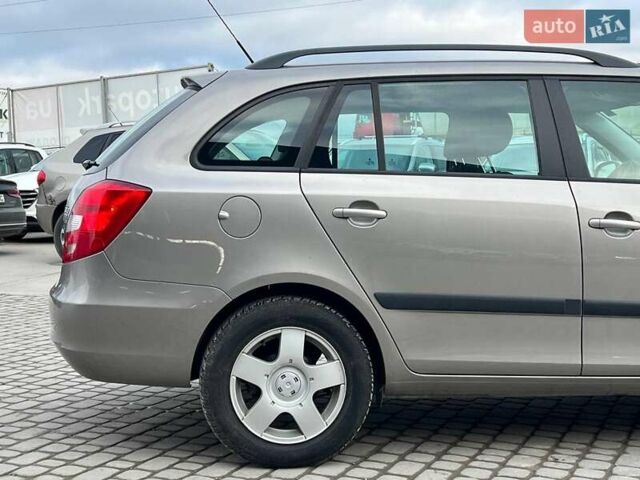 Серый Шкода Фабия, объемом двигателя 1.2 л и пробегом 208 тыс. км за 6990 $, фото 9 на Automoto.ua