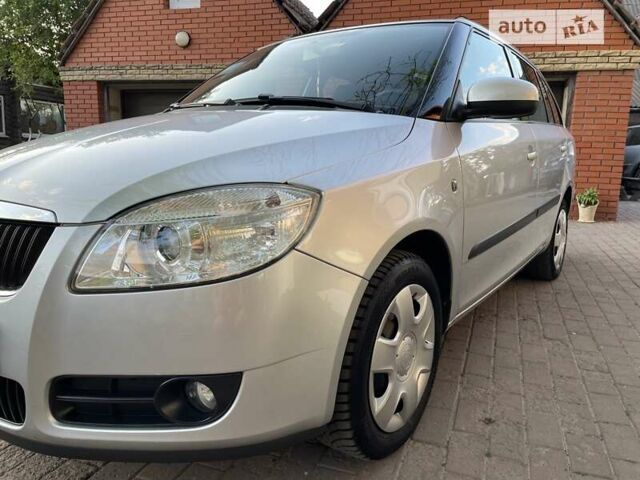 Шкода Фабия 2010 в Виннице на Automoto.ua Серый Шкода Фабия, объемом двигателя 1.4 л и пробегом 110 тыс. км за 6599 $, фото 36 на Automoto.ua