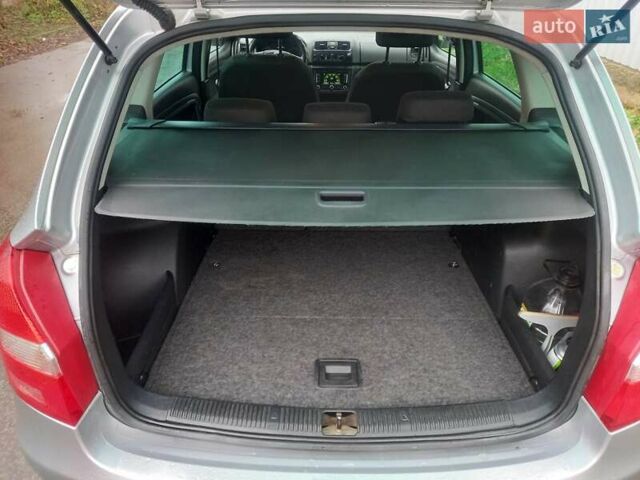 Сірий Шкода Фабія, об'ємом двигуна 1.6 л та пробігом 264 тис. км за 6400 $, фото 11 на Automoto.ua