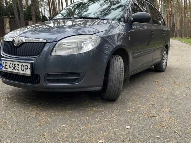 Сірий Шкода Фабія, об'ємом двигуна 1.4 л та пробігом 220 тис. км за 5800 $, фото 2 на Automoto.ua