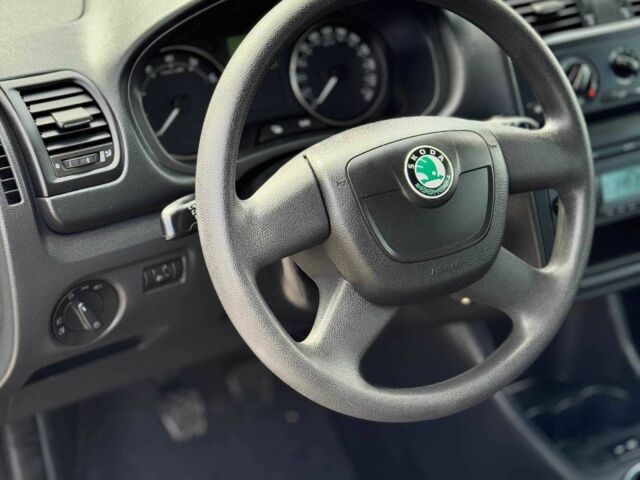 Серый Шкода Фабия, объемом двигателя 1.4 л и пробегом 191 тыс. км за 6200 $, фото 6 на Automoto.ua