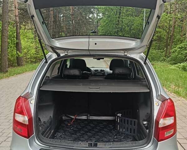 Сірий Шкода Фабія, об'ємом двигуна 1.6 л та пробігом 335 тис. км за 5300 $, фото 10 на Automoto.ua