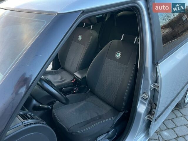 Серый Шкода Фабия, объемом двигателя 1.6 л и пробегом 294 тыс. км за 5100 $, фото 8 на Automoto.ua