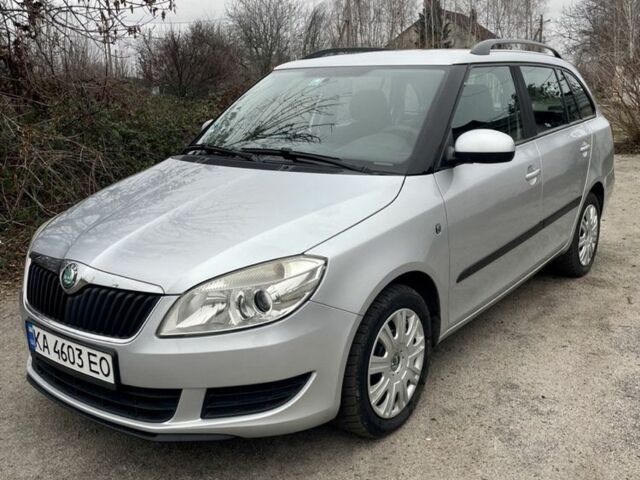 Серый Шкода Фабия, объемом двигателя 1.4 л и пробегом 195 тыс. км за 6200 $, фото 1 на Automoto.ua