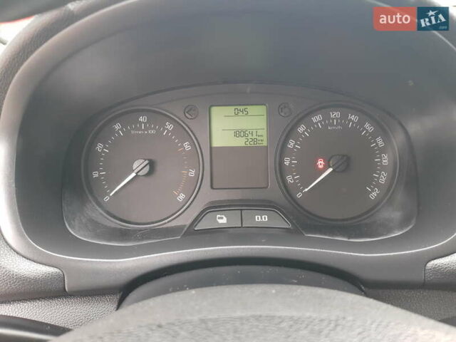 Сірий Шкода Фабія, об'ємом двигуна 1.39 л та пробігом 181 тис. км за 6350 $, фото 14 на Automoto.ua