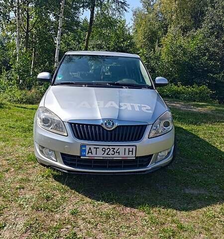 Сірий Шкода Фабія, об'ємом двигуна 1.6 л та пробігом 300 тис. км за 5500 $, фото 1 на Automoto.ua