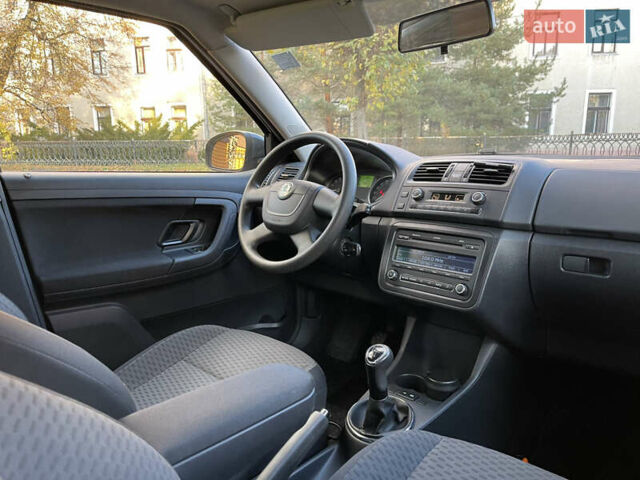 Шкода Фабия 2011 в Калуше на Automoto.ua Серый Шкода Фабия, объемом двигателя 1.2 л и пробегом 218 тыс. км за 5699 $, фото 13 на Automoto.ua