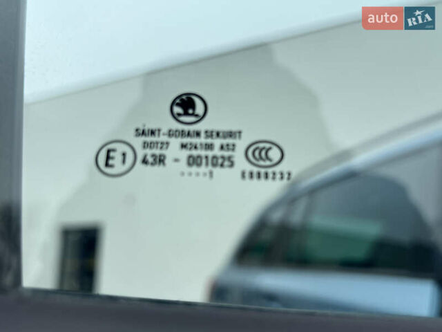 Серый Шкода Фабия, объемом двигателя 1.6 л и пробегом 204 тыс. км за 7950 $, фото 34 на Automoto.ua