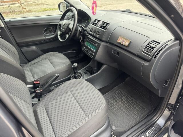 Сірий Шкода Фабія, об'ємом двигуна 1.2 л та пробігом 205 тис. км за 4900 $, фото 11 на Automoto.ua