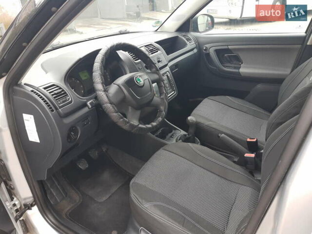 Серый Шкода Фабия, объемом двигателя 1.39 л и пробегом 181 тыс. км за 6350 $, фото 9 на Automoto.ua