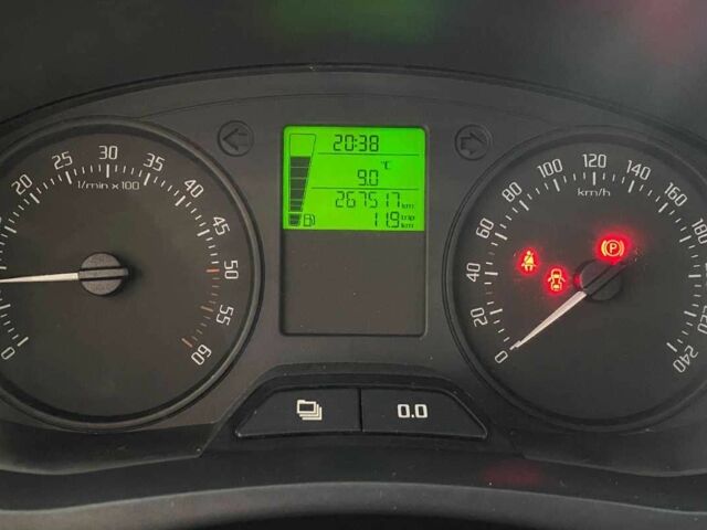 Серый Шкода Фабия, объемом двигателя 1.6 л и пробегом 296 тыс. км за 6000 $, фото 23 на Automoto.ua