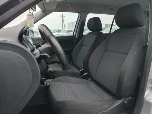 Серый Шкода Фабия, объемом двигателя 1.6 л и пробегом 304 тыс. км за 5490 $, фото 8 на Automoto.ua