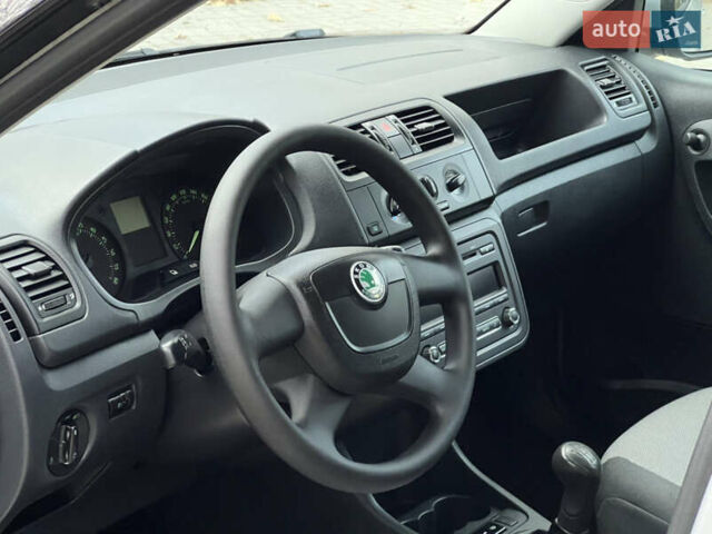Шкода Фабия 2011 в Трускавце на Automoto.ua Серый Шкода Фабия, объемом двигателя 1.6 л и пробегом 242 тыс. км за 5950 $, фото 71 на Automoto.ua