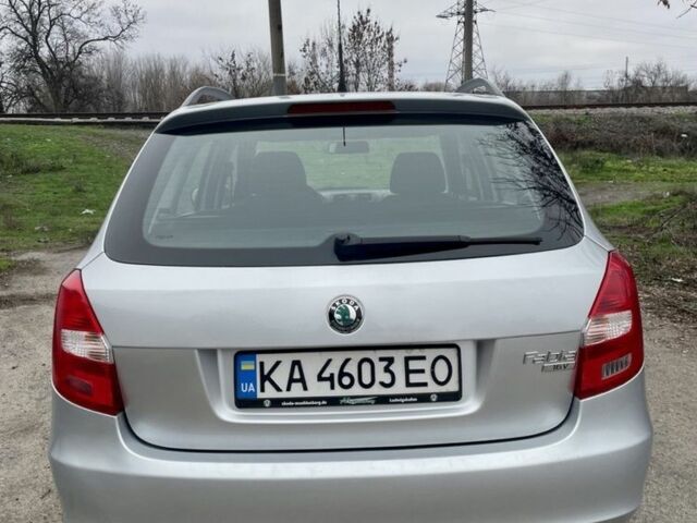 Серый Шкода Фабия, объемом двигателя 1.4 л и пробегом 195 тыс. км за 6200 $, фото 5 на Automoto.ua