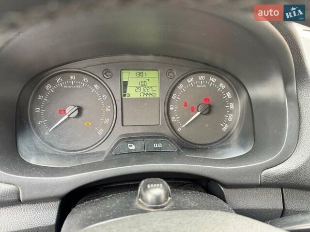 Шкода Фабия 2011 в Стрые на Automoto.ua Серый Шкода Фабия, объемом двигателя 1.6 л и пробегом 291 тыс. км за 5500 $, фото 10 на Automoto.ua