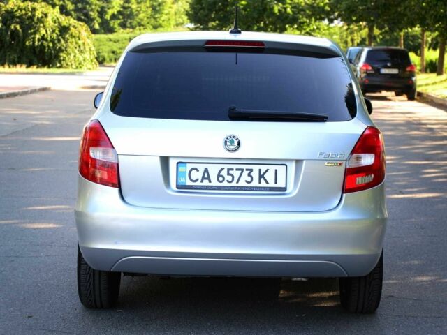 Сірий Шкода Фабія, об'ємом двигуна 1.6 л та пробігом 211 тис. км за 5799 $, фото 4 на Automoto.ua