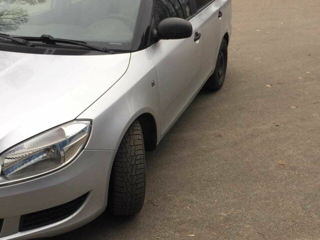 Сірий Шкода Фабія, об'ємом двигуна 1.2 л та пробігом 203 тис. км за 5300 $, фото 12 на Automoto.ua