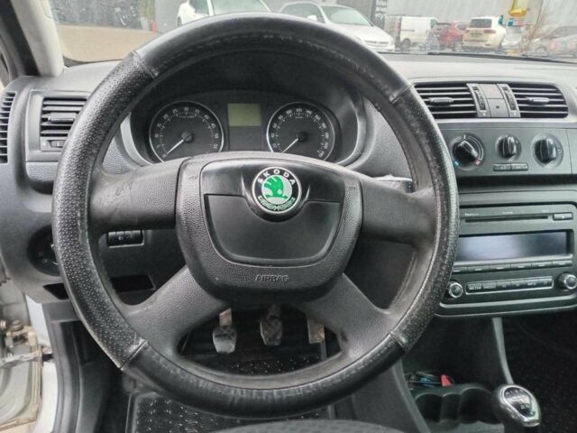 Серый Шкода Фабия, объемом двигателя 1.6 л и пробегом 304 тыс. км за 5490 $, фото 10 на Automoto.ua