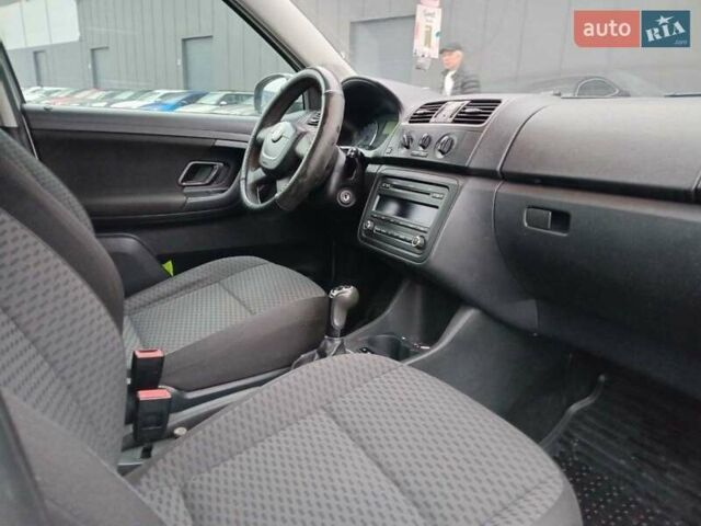 Серый Шкода Фабия, объемом двигателя 1.6 л и пробегом 304 тыс. км за 5490 $, фото 22 на Automoto.ua