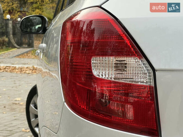 Шкода Фабия 2011 в Трускавце на Automoto.ua Серый Шкода Фабия, объемом двигателя 1.6 л и пробегом 242 тыс. км за 5950 $, фото 55 на Automoto.ua