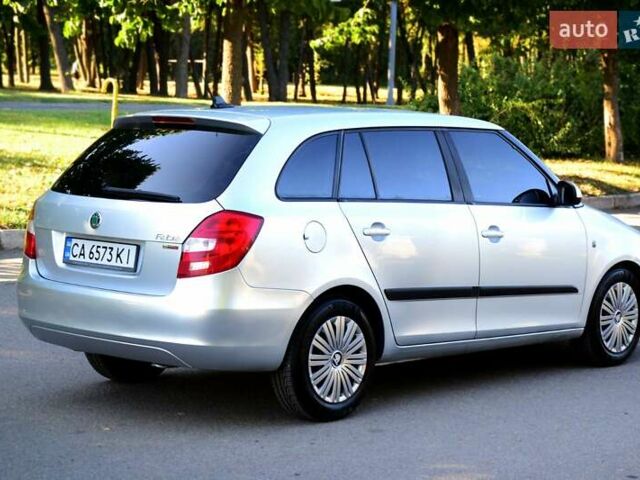 Сірий Шкода Фабія, об'ємом двигуна 1.6 л та пробігом 211 тис. км за 5799 $, фото 5 на Automoto.ua