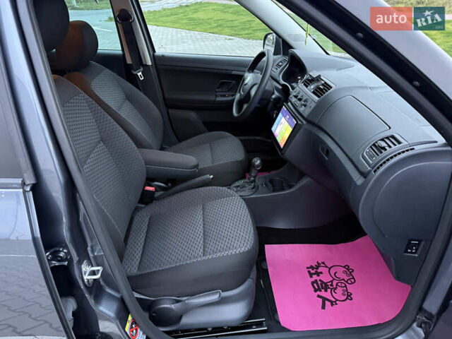 Серый Шкода Фабия, объемом двигателя 1.2 л и пробегом 161 тыс. км за 6600 $, фото 15 на Automoto.ua
