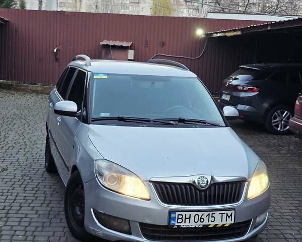 Сірий Шкода Фабія, об'ємом двигуна 1.6 л та пробігом 265 тис. км за 4650 $, фото 16 на Automoto.ua