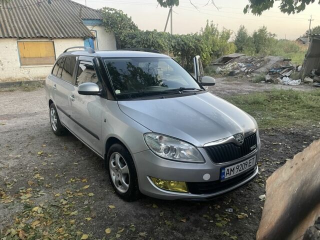 Серый Шкода Фабия, объемом двигателя 1.2 л и пробегом 240 тыс. км за 5000 $, фото 1 на Automoto.ua