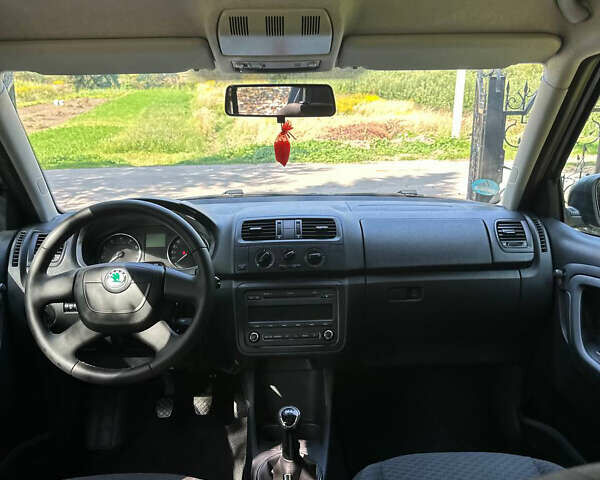 Шкода Фабия 2011 в Львове на Automoto.ua Серый Шкода Фабия, объемом двигателя 1.2 л и пробегом 184 тыс. км за 5599 $, фото 9 на Automoto.ua