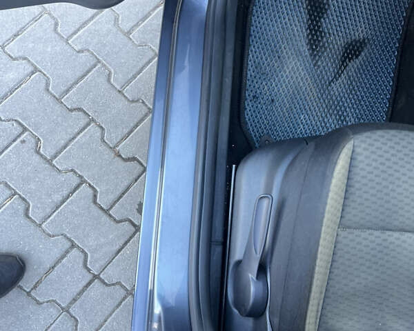 Сірий Шкода Фабія, об'ємом двигуна 1.2 л та пробігом 300 тис. км за 4399 $, фото 22 на Automoto.ua