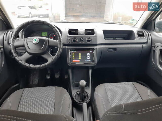 Сірий Шкода Фабія, об'ємом двигуна 1.39 л та пробігом 181 тис. км за 6350 $, фото 17 на Automoto.ua
