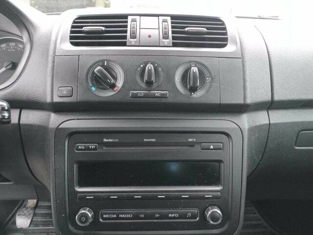 Серый Шкода Фабия, объемом двигателя 1.6 л и пробегом 304 тыс. км за 5490 $, фото 13 на Automoto.ua