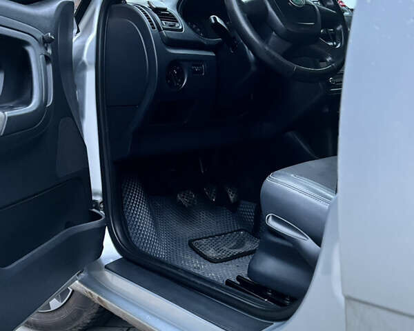 Серый Шкода Фабия, объемом двигателя 1.6 л и пробегом 259 тыс. км за 6200 $, фото 30 на Automoto.ua