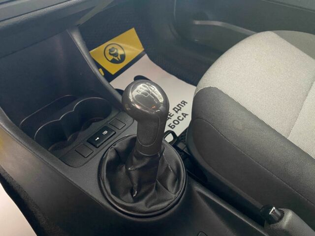 Серый Шкода Фабия, объемом двигателя 1.6 л и пробегом 296 тыс. км за 6000 $, фото 15 на Automoto.ua