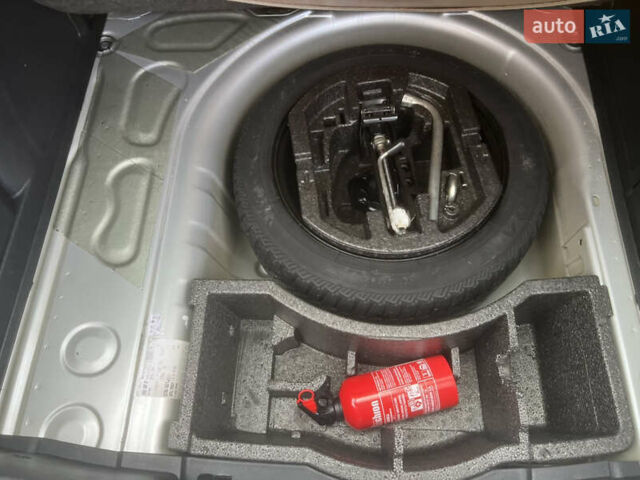 Шкода Фабия 2011 в Трускавце на Automoto.ua Серый Шкода Фабия, объемом двигателя 1.6 л и пробегом 242 тыс. км за 5950 $, фото 104 на Automoto.ua