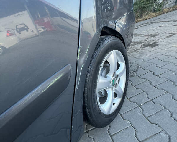 Сірий Шкода Фабія, об'ємом двигуна 1.2 л та пробігом 300 тис. км за 4399 $, фото 11 на Automoto.ua