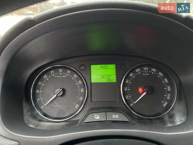 Серый Шкода Фабия, объемом двигателя 1.2 л и пробегом 185 тыс. км за 6000 $, фото 8 на Automoto.ua