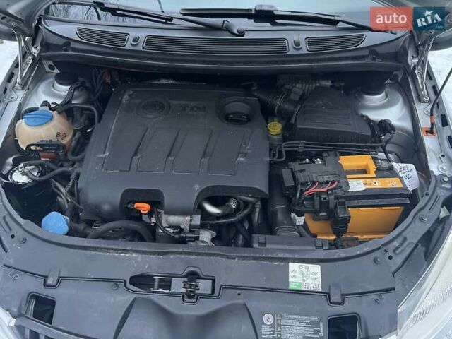 Сірий Шкода Фабія, об'ємом двигуна 1.6 л та пробігом 298 тис. км за 5550 $, фото 14 на Automoto.ua
