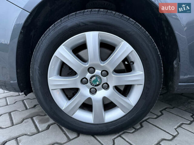 Серый Шкода Фабия, объемом двигателя 1.2 л и пробегом 161 тыс. км за 6600 $, фото 38 на Automoto.ua