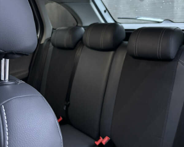 Серый Шкода Фабия, объемом двигателя 1.6 л и пробегом 259 тыс. км за 6200 $, фото 13 на Automoto.ua