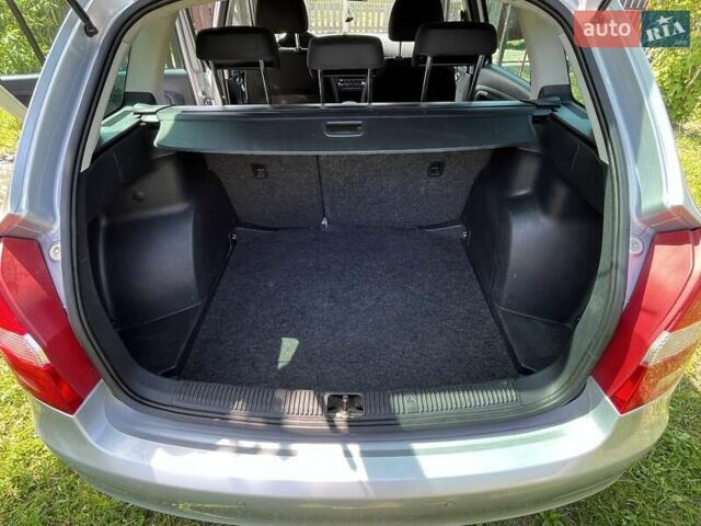 Серый Шкода Фабия, объемом двигателя 1.2 л и пробегом 215 тыс. км за 4900 $, фото 6 на Automoto.ua