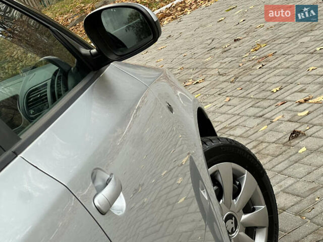 Шкода Фабия 2011 в Трускавце на Automoto.ua Серый Шкода Фабия, объемом двигателя 1.6 л и пробегом 242 тыс. км за 5950 $, фото 43 на Automoto.ua