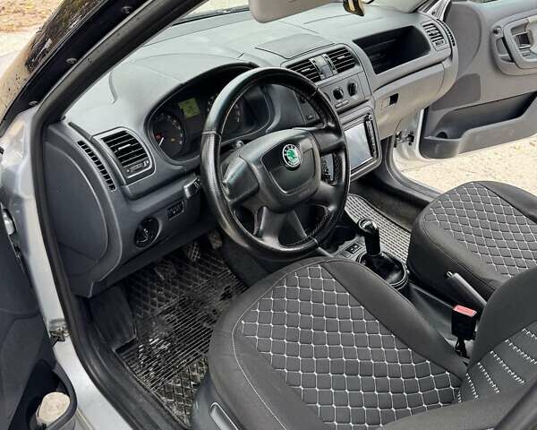 Шкода Фабия 2011 в Стрые на Automoto.ua Серый Шкода Фабия, объемом двигателя 1.6 л и пробегом 291 тыс. км за 5500 $, фото 11 на Automoto.ua