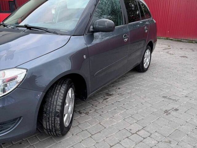 Серый Шкода Фабия, объемом двигателя 1.6 л и пробегом 240 тыс. км за 6300 $, фото 2 на Automoto.ua