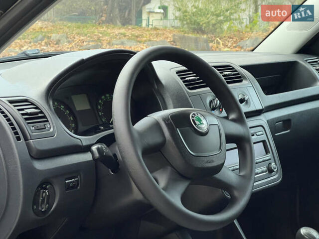 Шкода Фабия 2011 в Трускавце на Automoto.ua Серый Шкода Фабия, объемом двигателя 1.6 л и пробегом 242 тыс. км за 5950 $, фото 68 на Automoto.ua