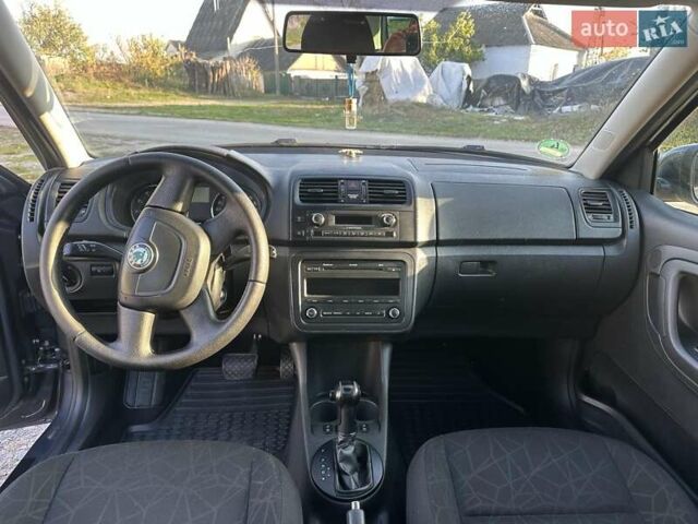 Серый Шкода Фабия, объемом двигателя 1.2 л и пробегом 203 тыс. км за 7500 $, фото 10 на Automoto.ua