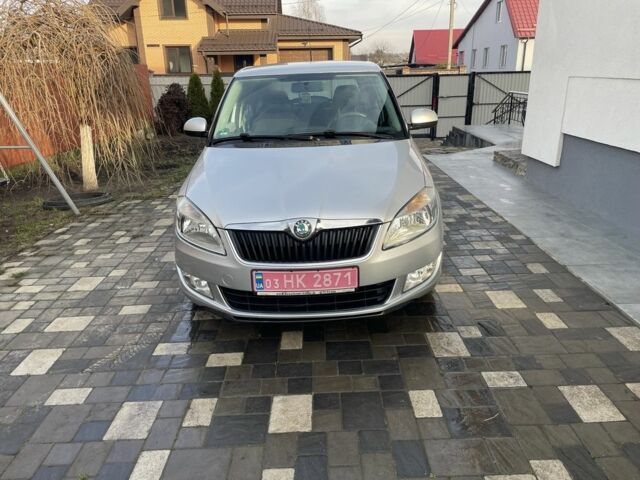 Серый Шкода Фабия, объемом двигателя 1.4 л и пробегом 242 тыс. км за 5400 $, фото 2 на Automoto.ua