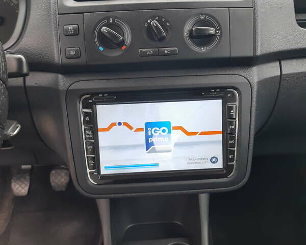 Серый Шкода Фабия, объемом двигателя 1.39 л и пробегом 181 тыс. км за 6350 $, фото 12 на Automoto.ua