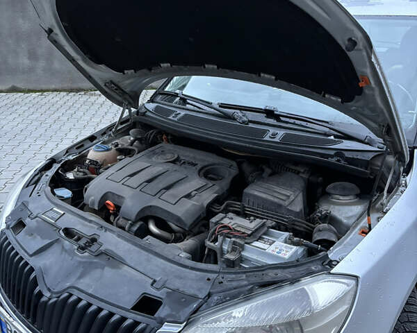 Серый Шкода Фабия, объемом двигателя 1.6 л и пробегом 259 тыс. км за 6200 $, фото 32 на Automoto.ua