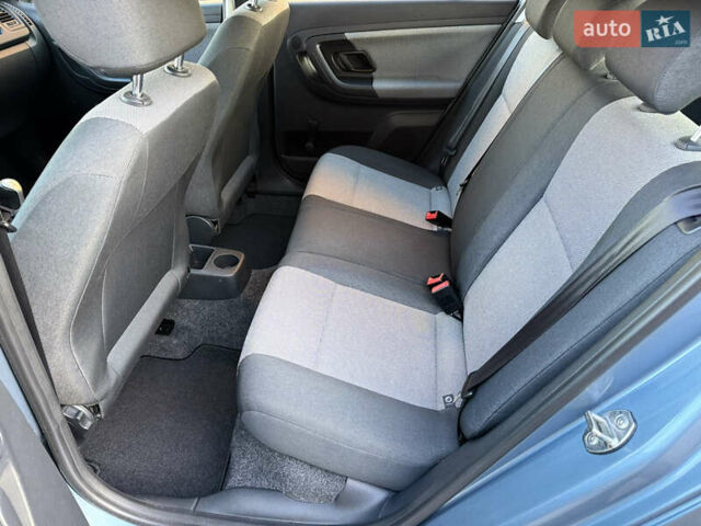 Сірий Шкода Фабія, об'ємом двигуна 1.2 л та пробігом 199 тис. км за 5000 $, фото 23 на Automoto.ua